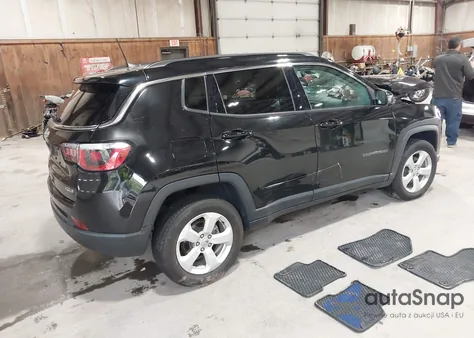 2019 Jeep Compass Latitude 4X4 z USA, uszkodzony, nr VIN 3C4NJDBB9KT690507